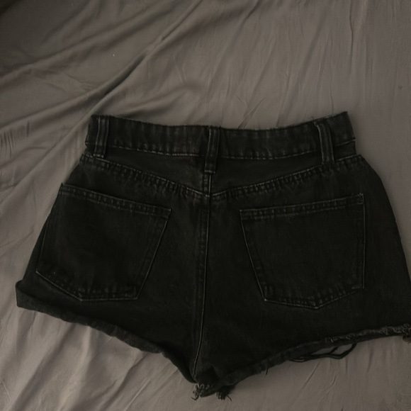 HIGH RISE BLACK SHORTS🖤🖤 - Picture 3 of 3